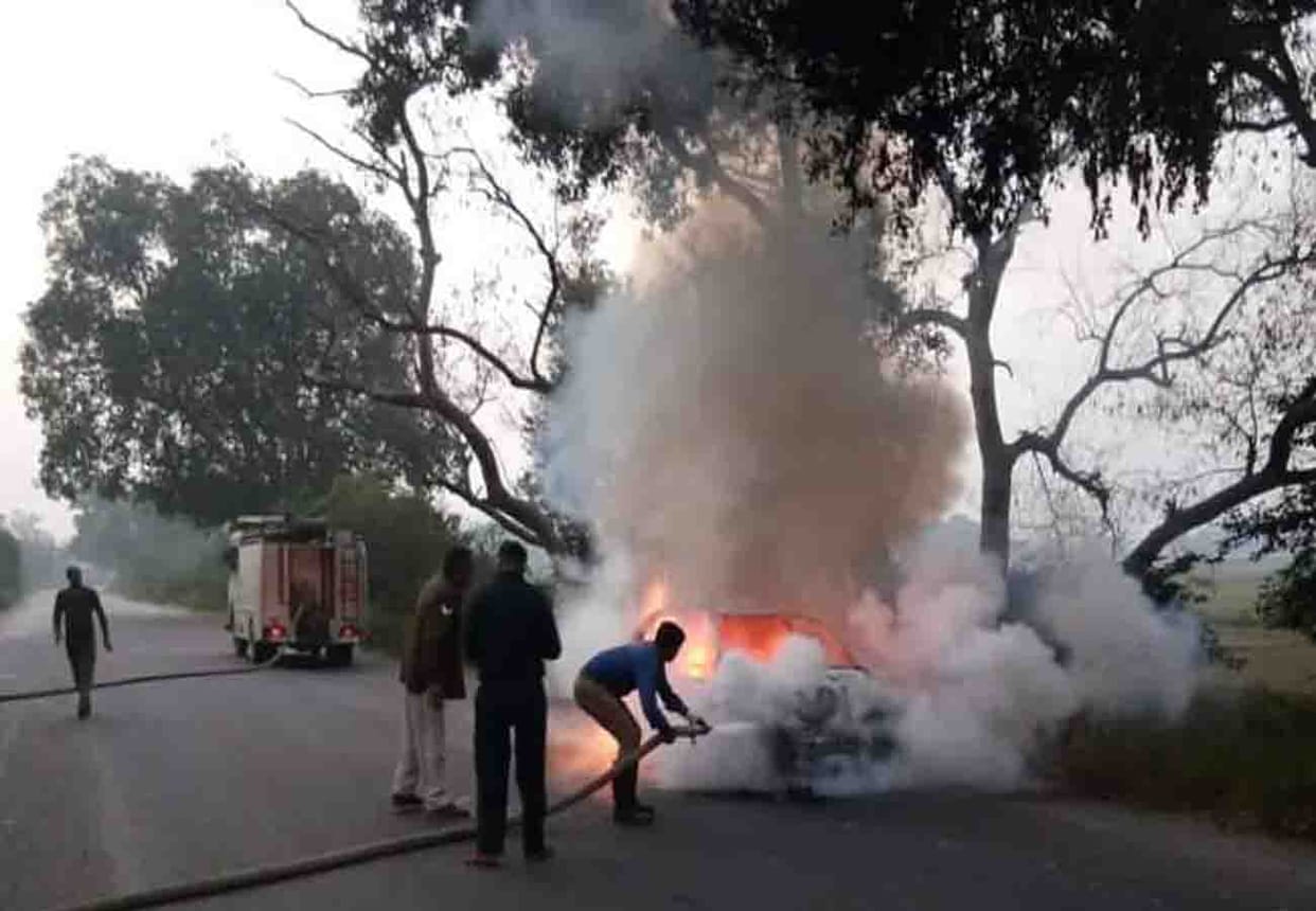 Fire in Car in kanpur dehat