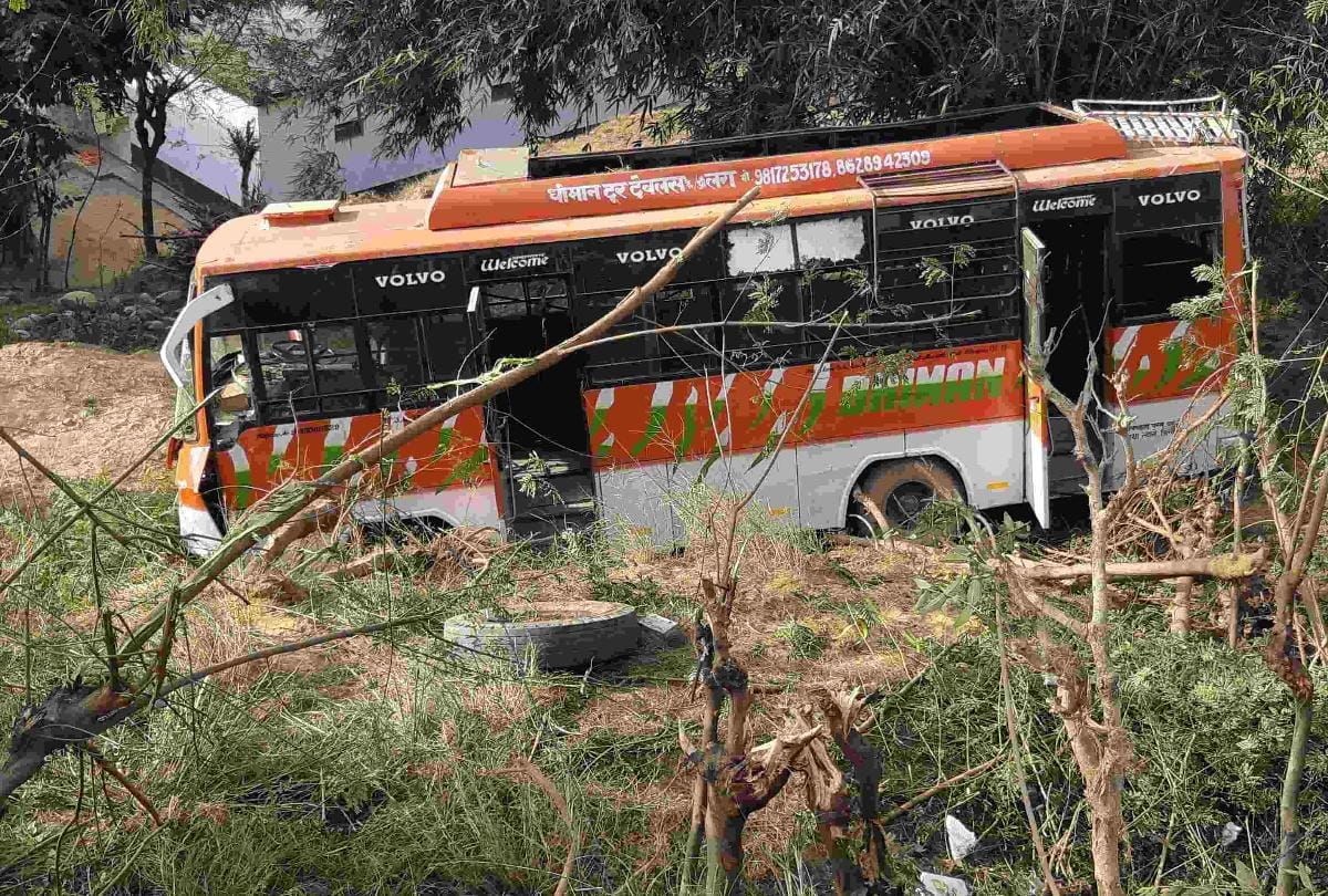 Bilaspur Himachal Pradesh Private Bus accident 18 injured among school students