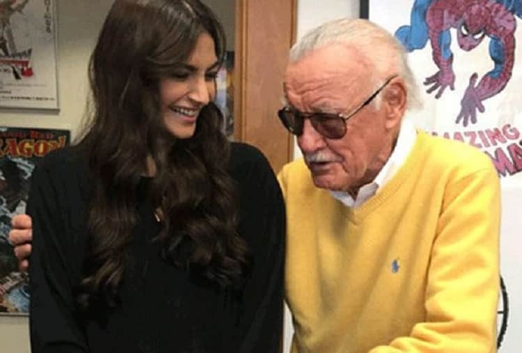 Sonam Kapoor Esha Gupta Anupam Kher shared emotional post on Stan Lee death