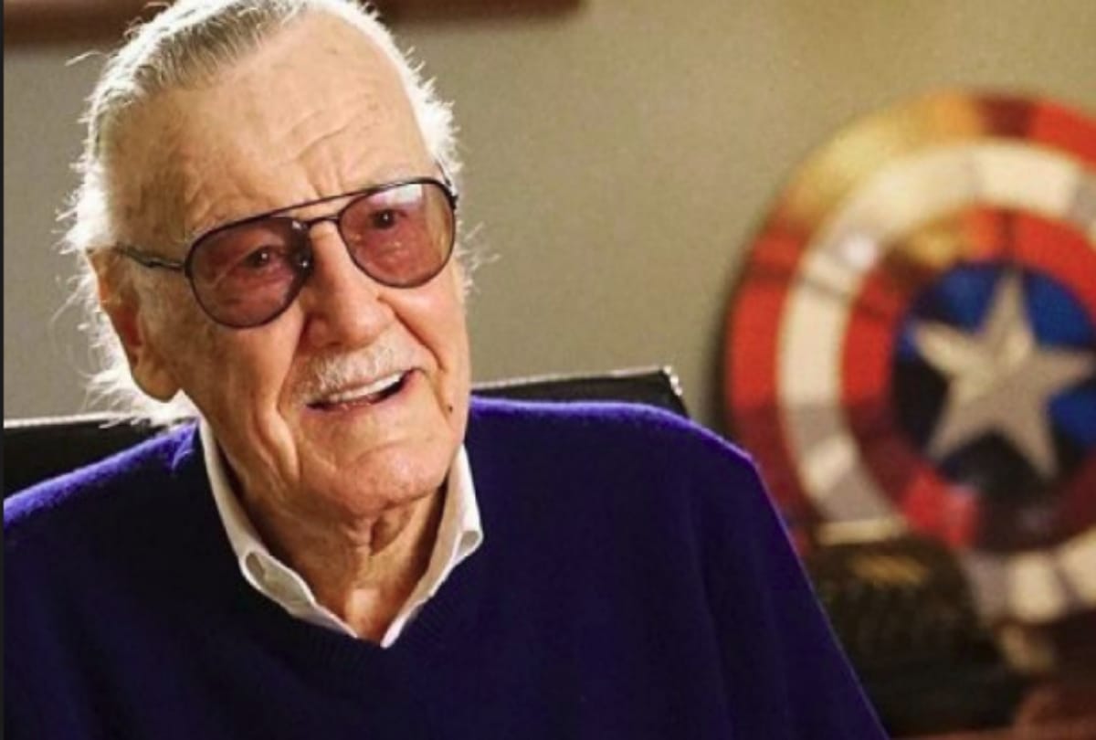 Sonam Kapoor Esha Gupta Anupam Kher shared emotional post on Stan Lee death