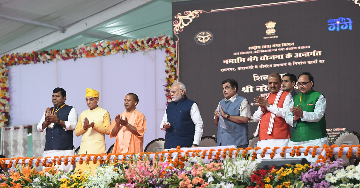 PM modi happy after welcome in varanasi see the photos of special moment