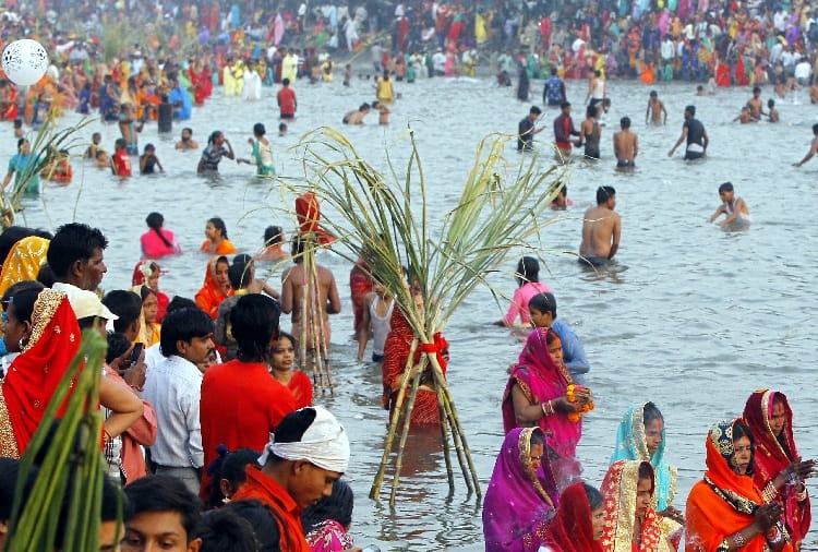 chandigarh Photos of chhath puja suryaasta time in chandigarh