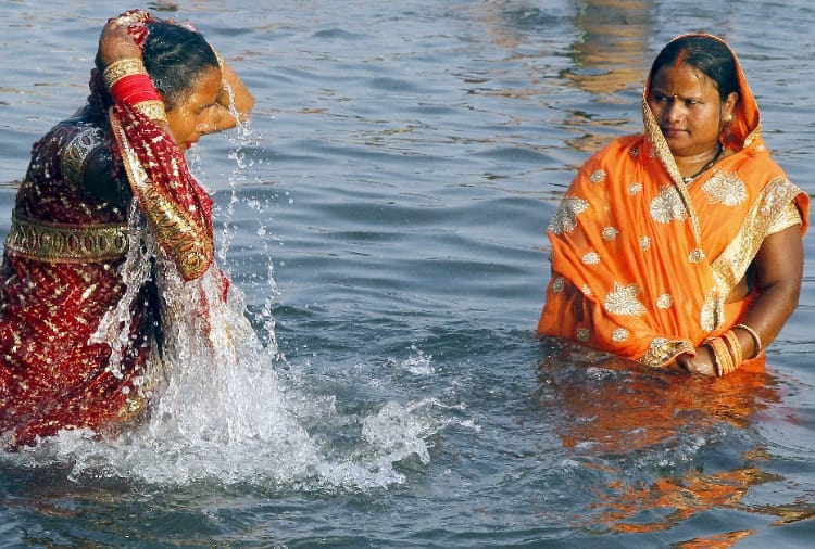 chandigarh Photos of chhath puja suryaasta time in chandigarh