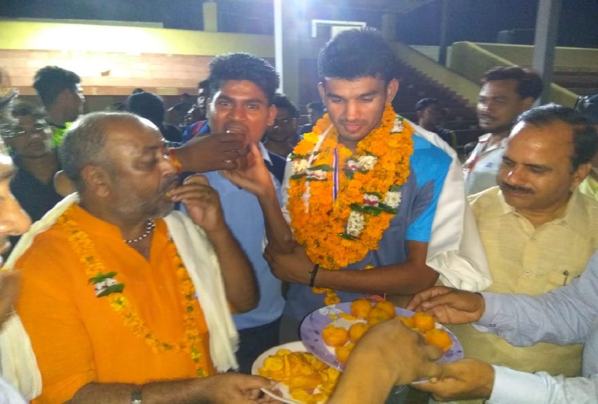 palendra, from village camthal to bankok and some memorable pics