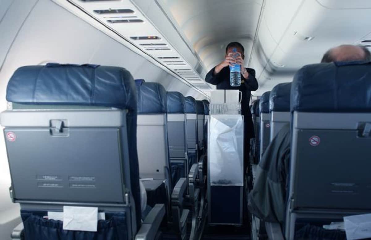 Flight passengers won't stop complaining about seat attendant does something hilarious