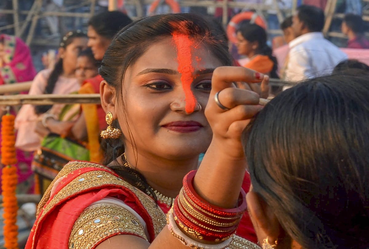 chhath puja 2019 date vidhi muhurat and history and story of chhath puja