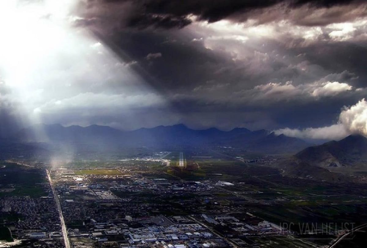 Amazing pictures taken from Flight cockpit by Christiaan van Heijst