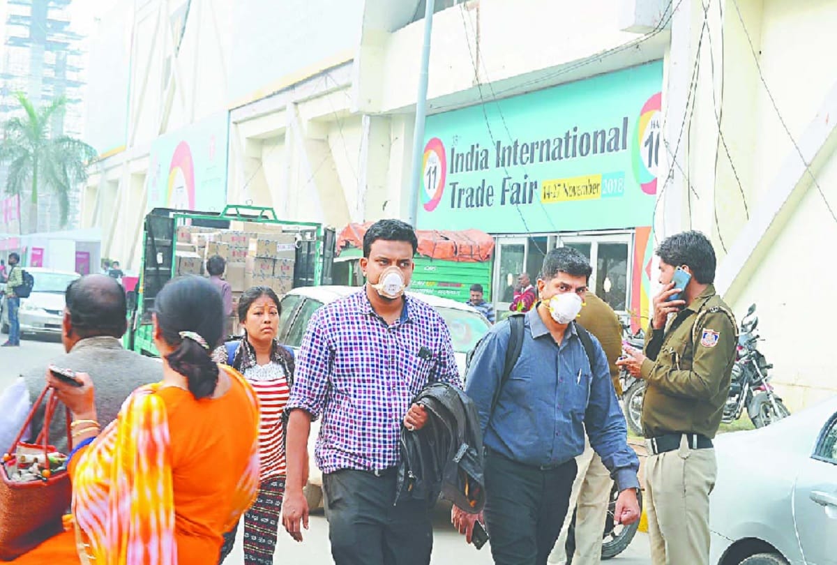 Foreign visitors is facing of pollution in delhi