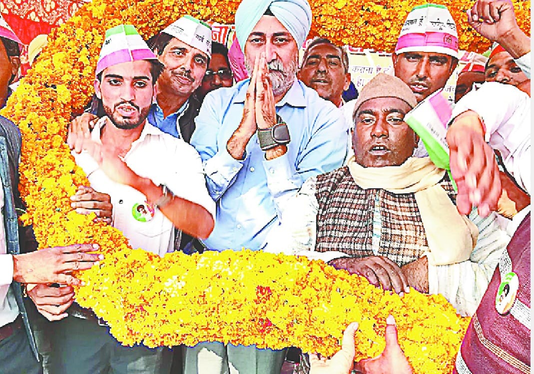 Farmer es anti-farmer y el gobierno estatal: V.M. Singh
