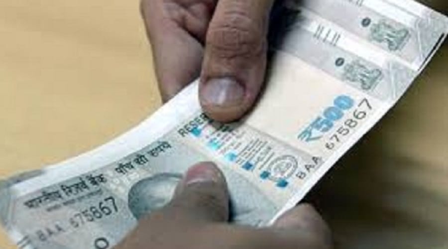 Meerut, soldier seeks bribe of one thousand video viral