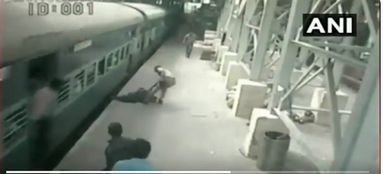 TamilNadu RPF personnel saved a passenger's life by rescuing him from falling Egmore Railway Station