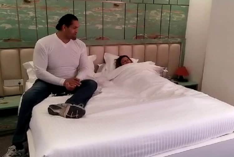 Chandigarh, Actress Rakhi Sawant First Photos after Fight with Lady Wrestler