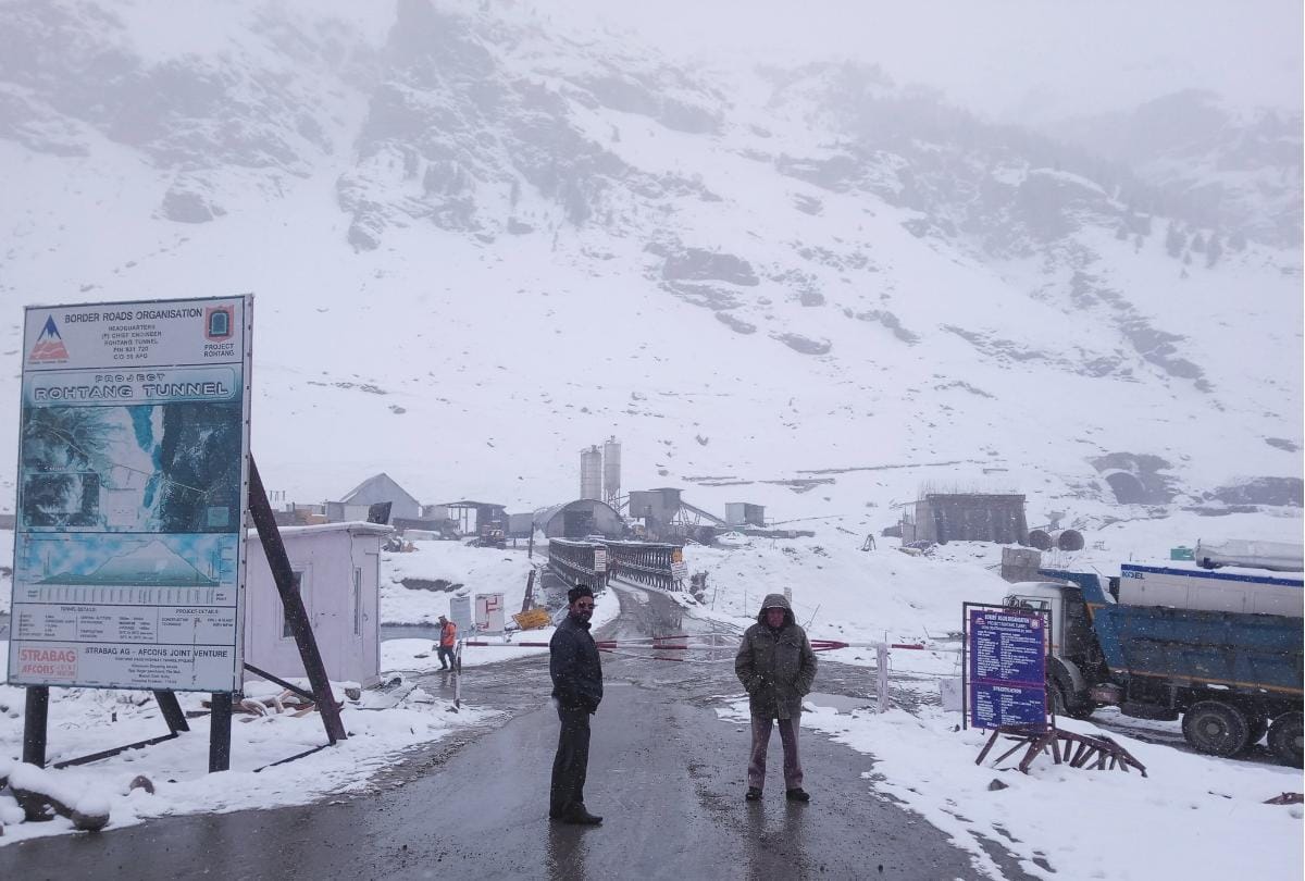 minus temperature in keylong fresh snowfall in rohtang and koksar himachal pradesh