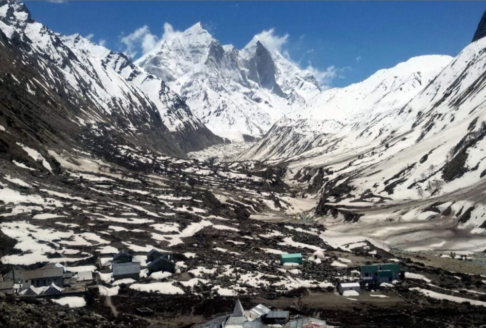 Weather Temperature Down in uttarakhand after Snowfall and Rain 