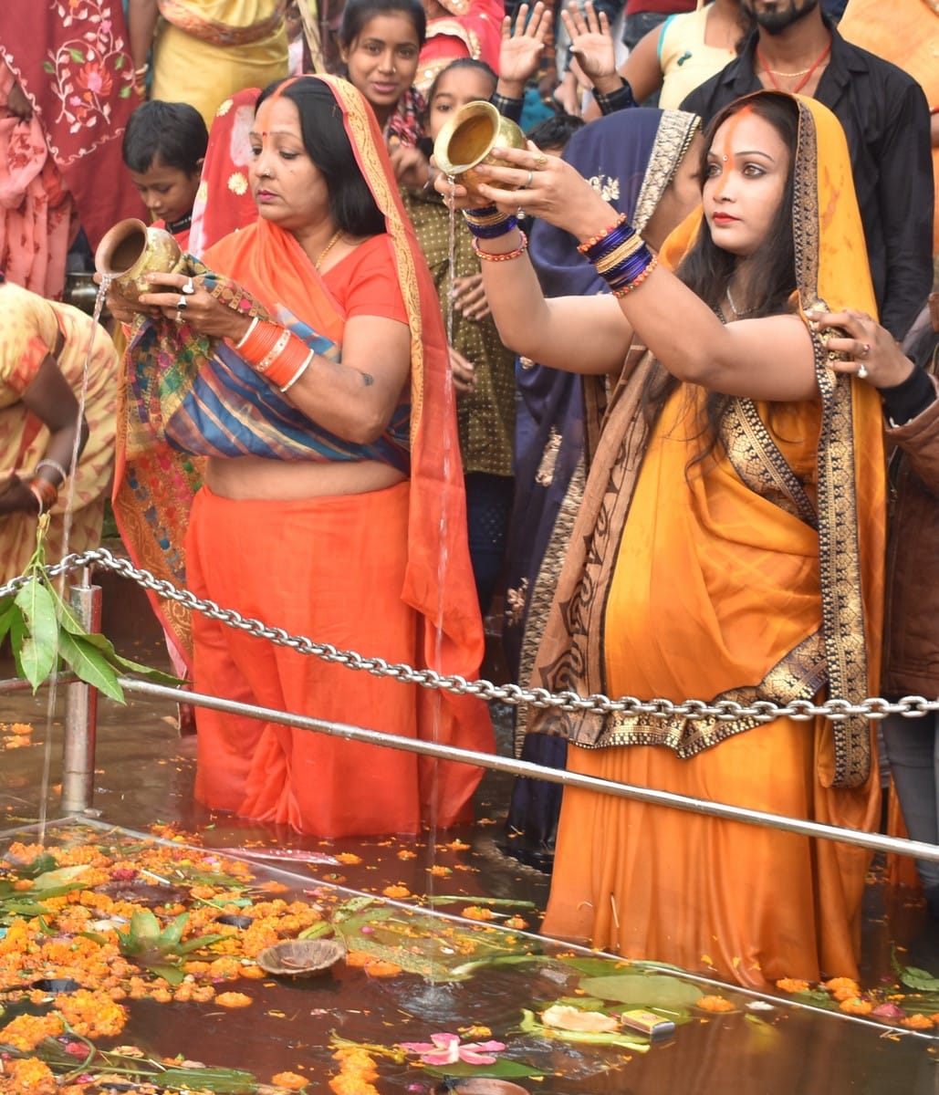 ‘केरवा के पात पर उगा हे सुरुजदेव...’