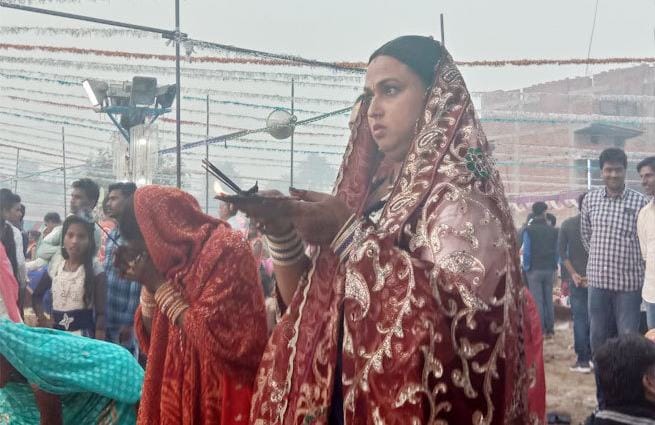 Transgender took chhat fast and prayed for piece in society