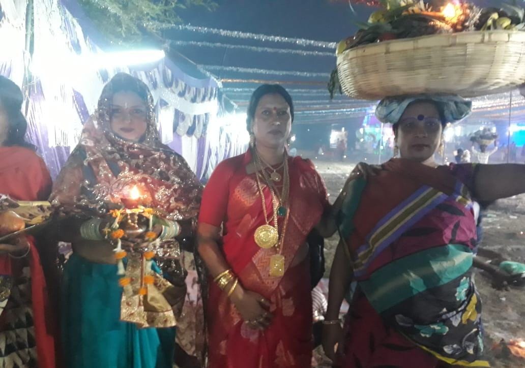 Transgender took chhat fast and prayed for piece in society