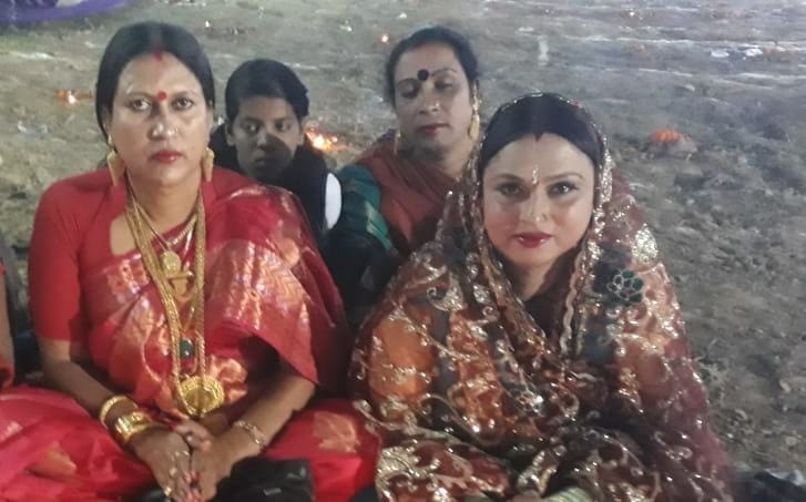 Transgender took chhat fast and prayed for piece in society