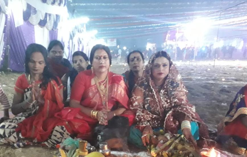 Transgender took chhat fast and prayed for piece in society