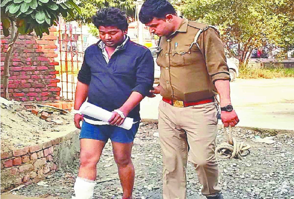 Encounter between noida and cab robber in noida