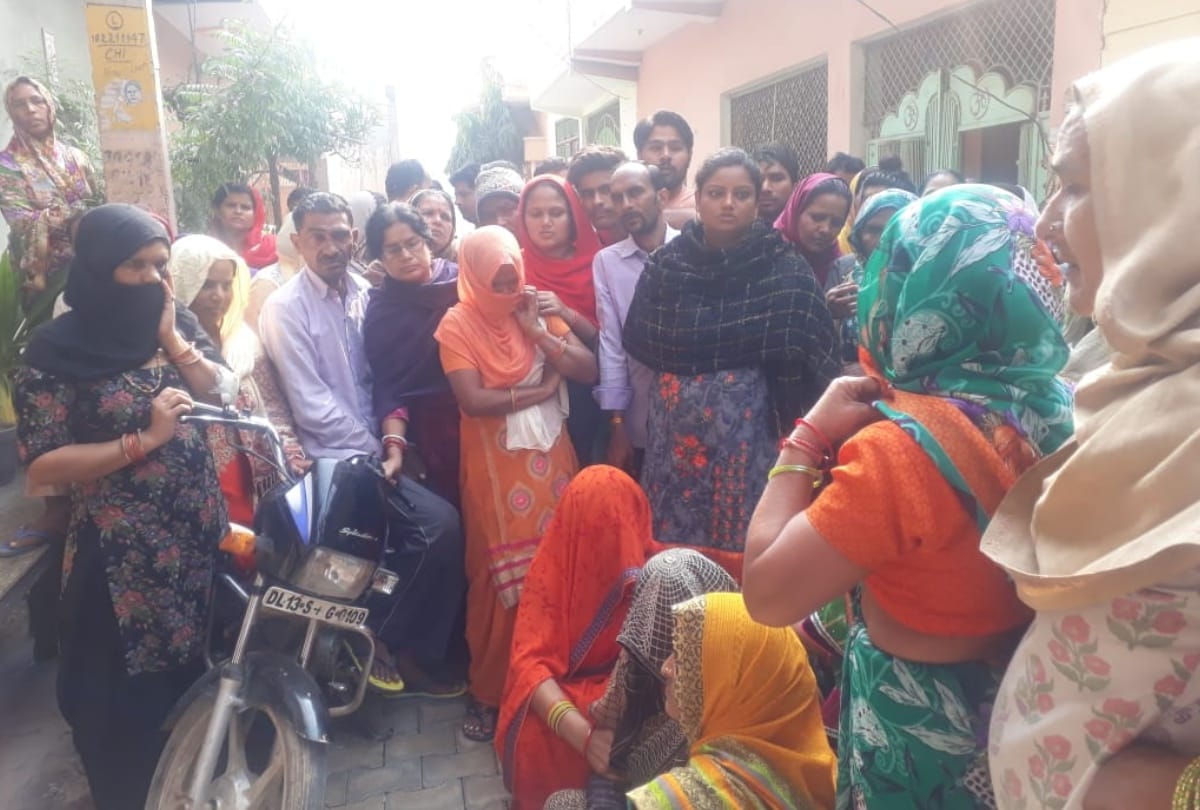 woman shot dead in her house in greater noida dadri, family suspects husband