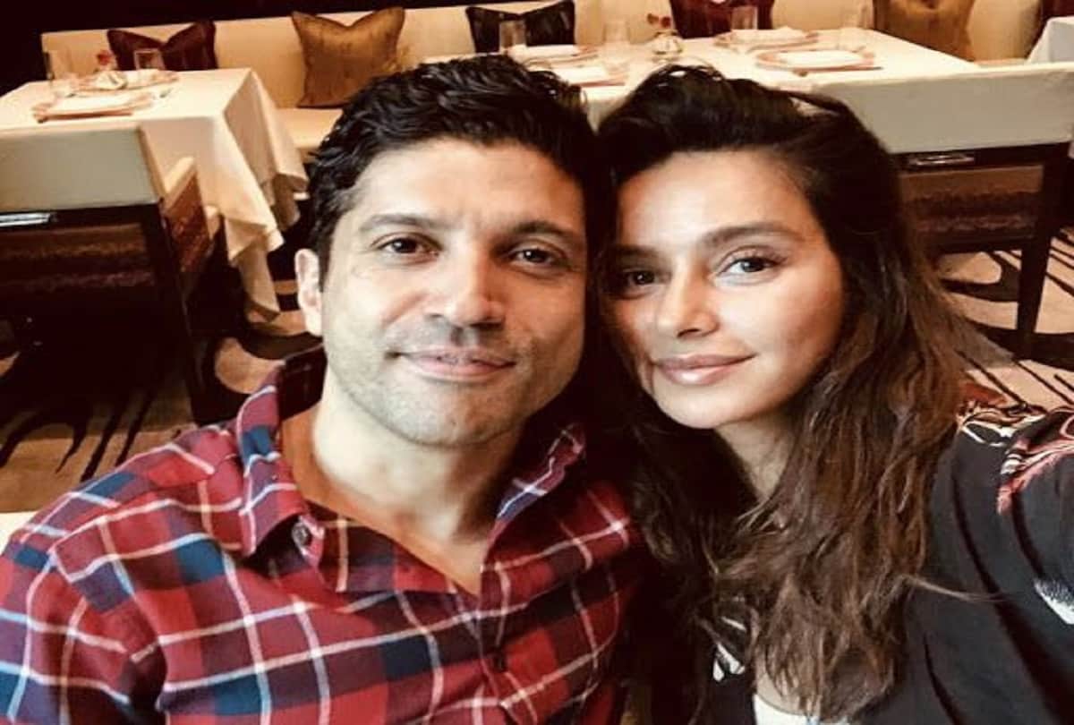 farhan akhtar with his new girlfriend shibani dandekar see photo