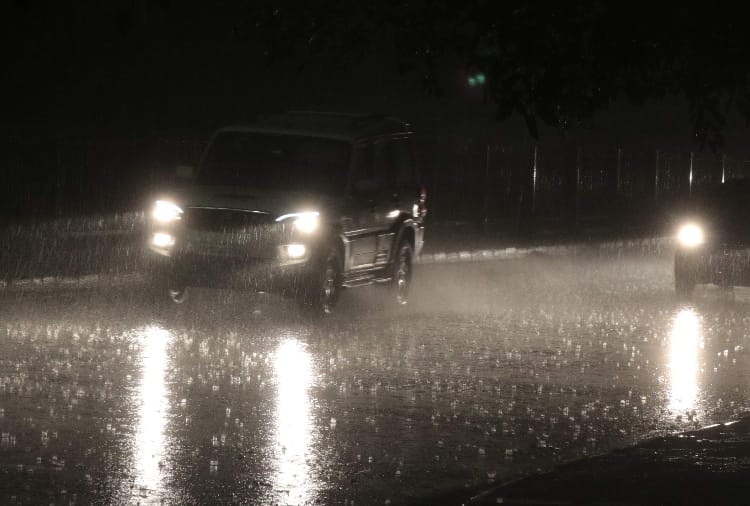 rainfall in Chandigarh, Panchkula and Mohali at Night