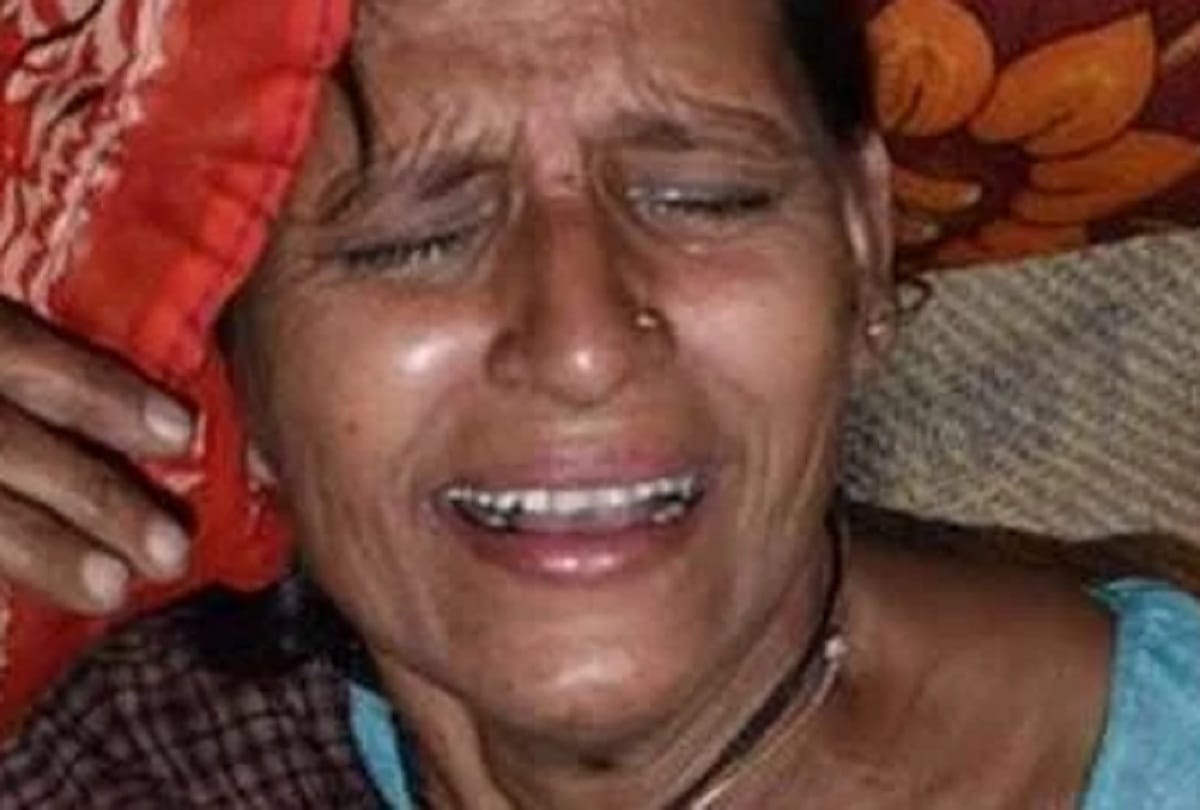 Padmakar's body was found unconscious by falling ill
