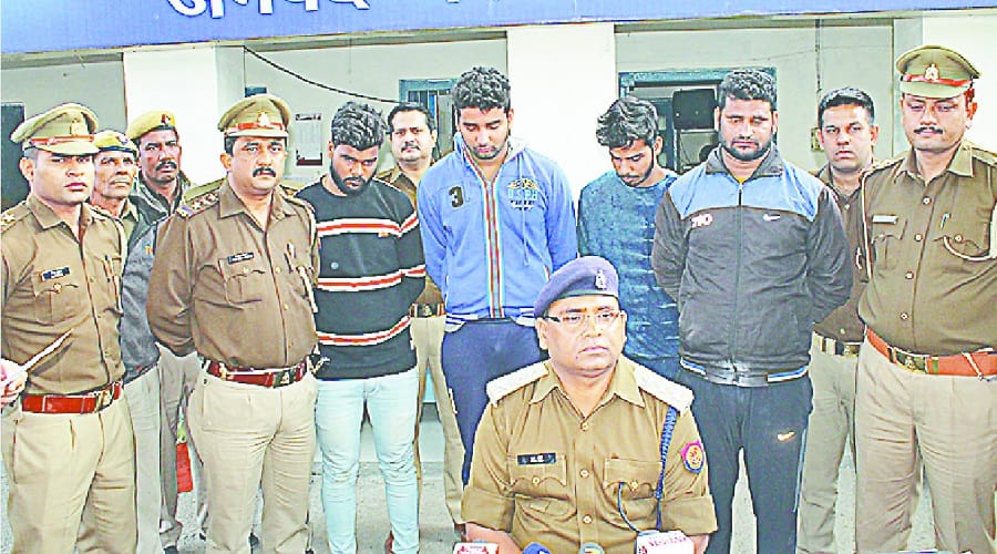 Meerut, robber gang was active in the police line and arrested for four accused