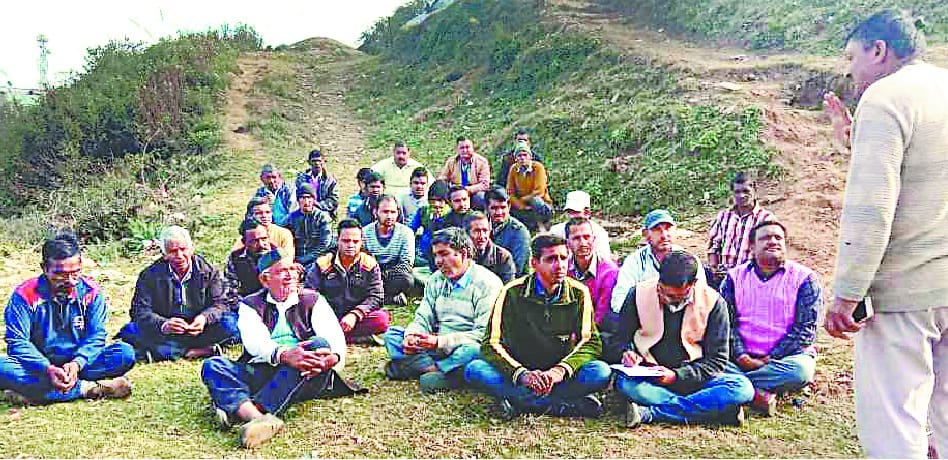 villagers sticks to making of tubewell