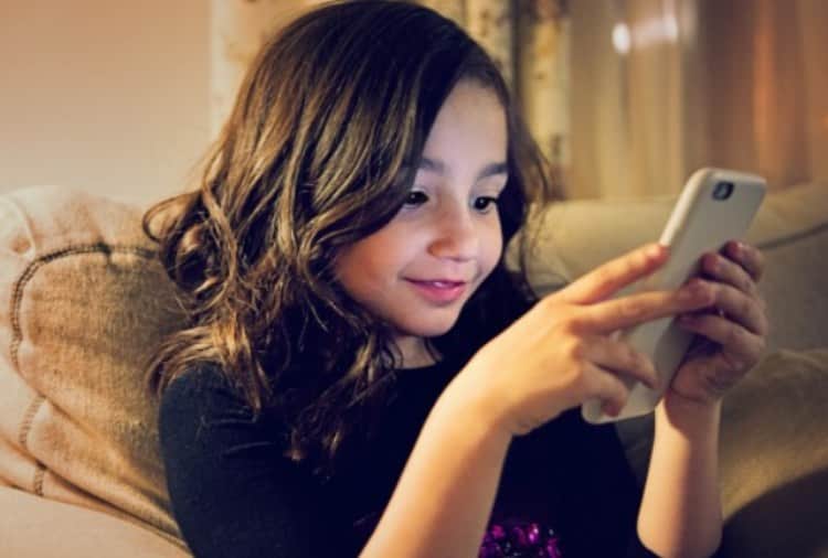 Tricks to Save Your Childrens by Habit to Use Mobile Phone