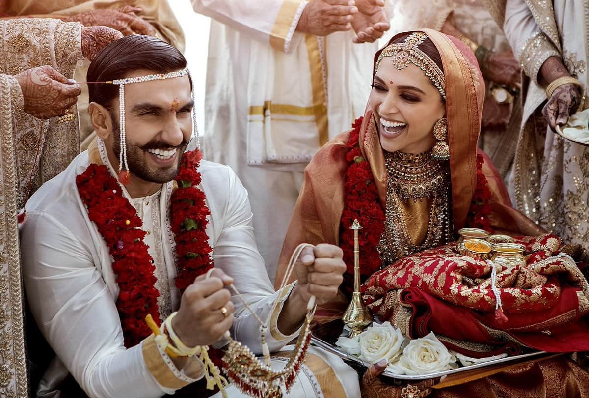 deepika padukone shared her marriage photos on twitter