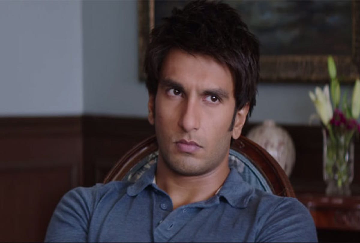 ranveer singh fans defencing him on social media by sharing apology video