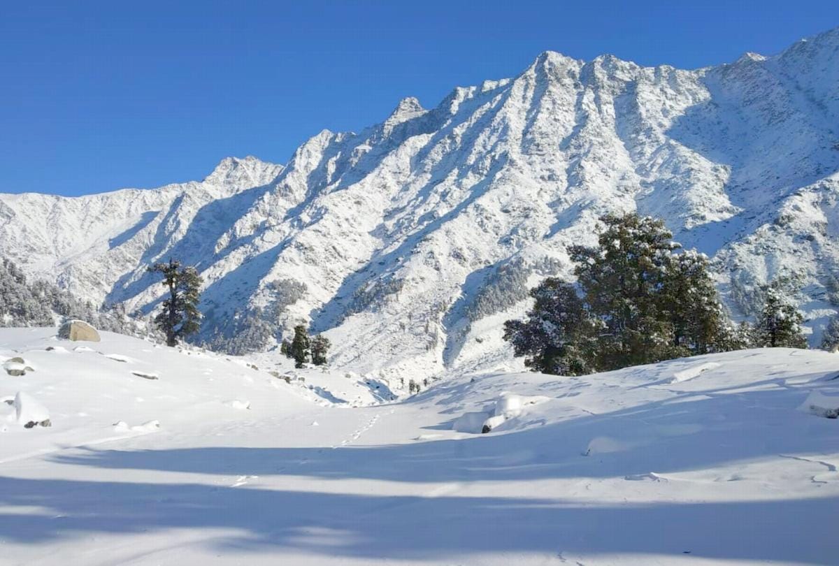 Kufri Shimla receives season first snowfall manali himachal pradesh
