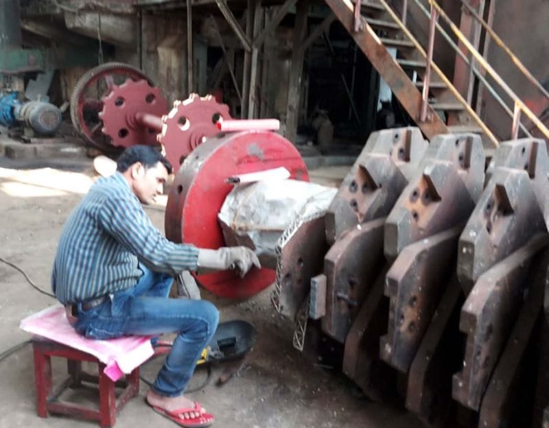 गन्ना मिल की खामी दूर करने को लगाई विशेष इंजीनियरों की टीम