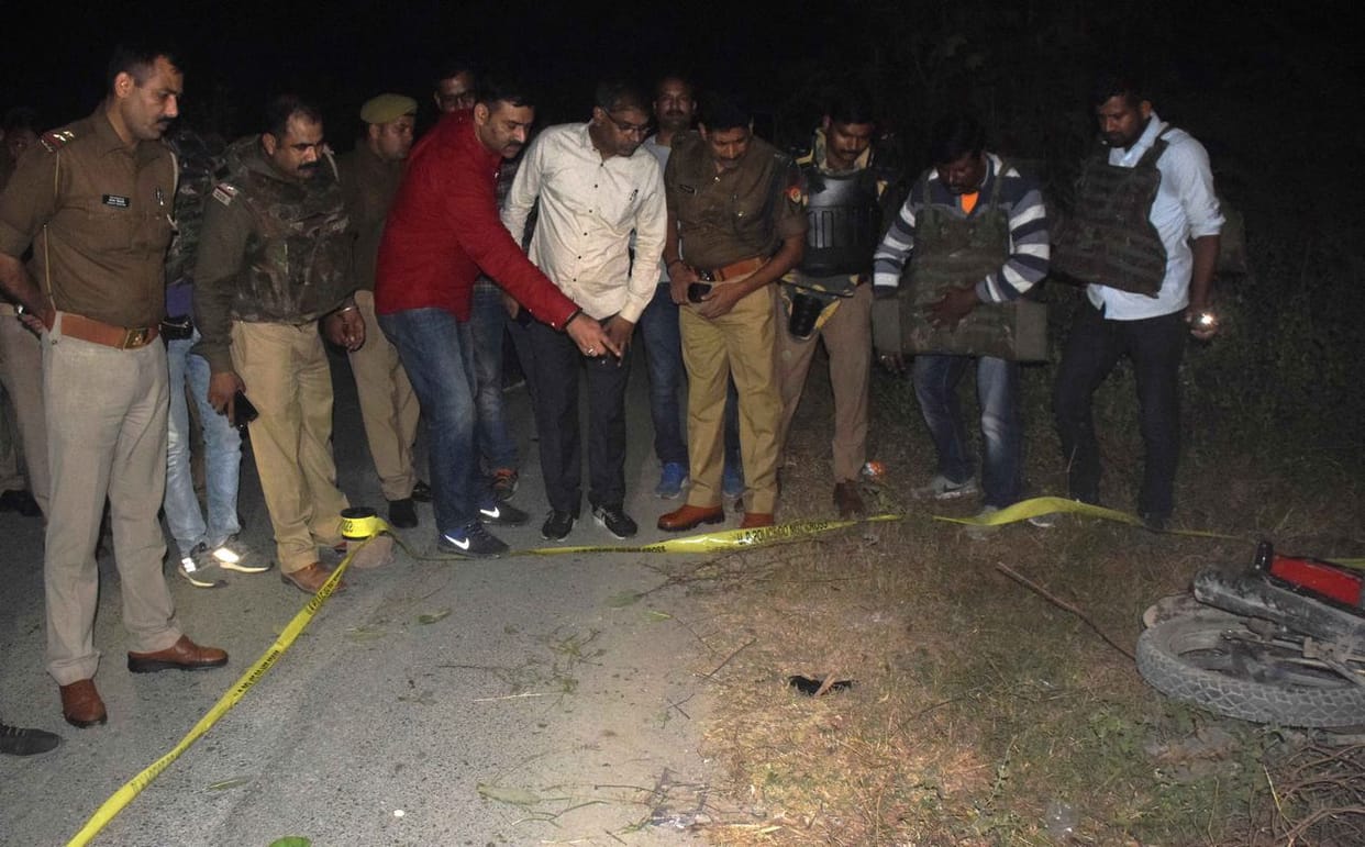 once again police encounter in varanasi most wanted criminal arrested