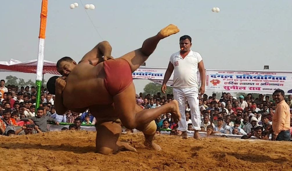 हरियाणा के बालमुकुंद ने आगरा के भीम को किया चित