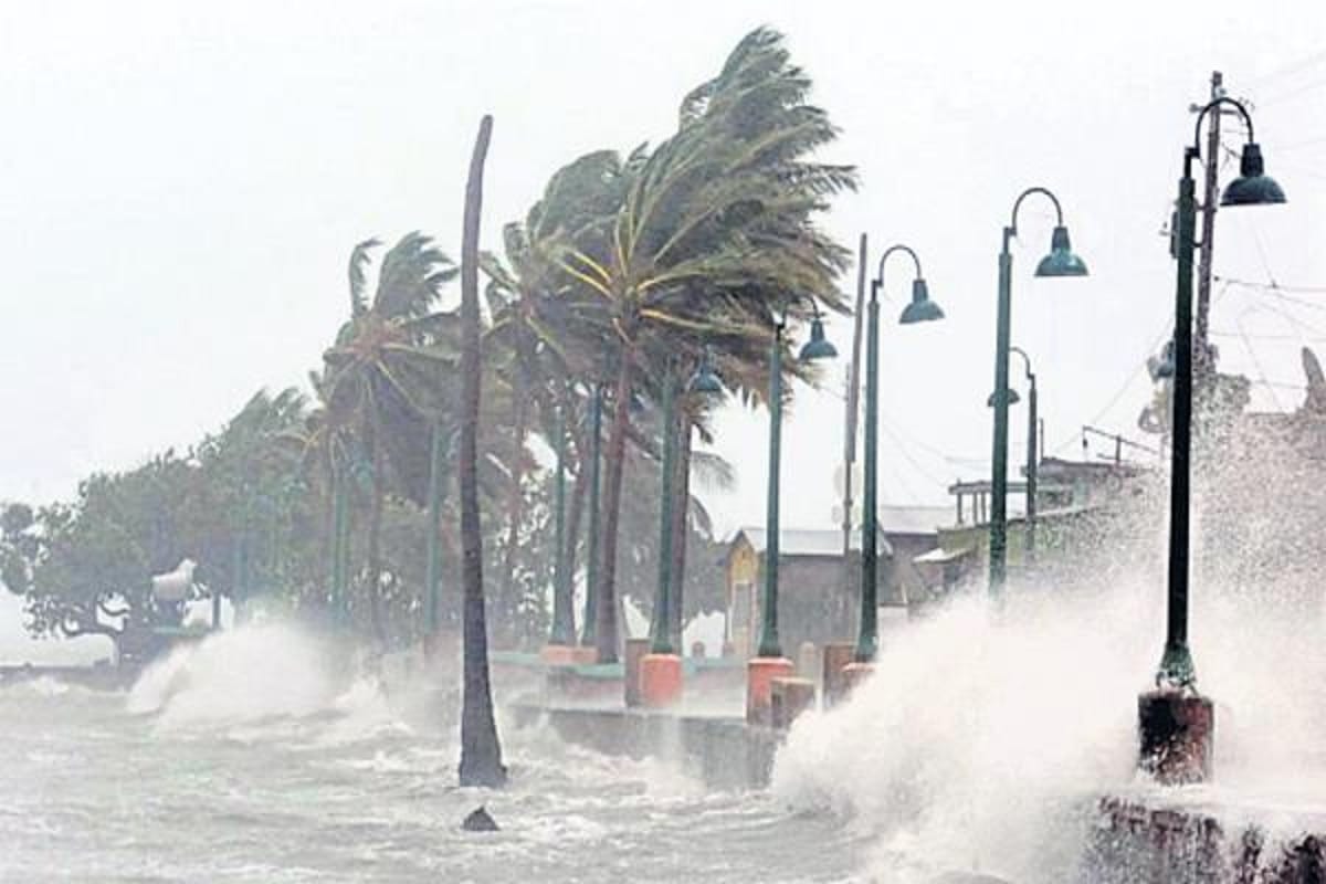 US Hurricane hanna storm to hit texas coast today,alert issued