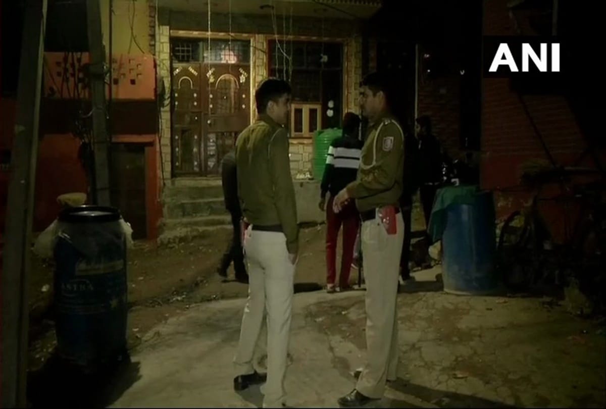 delhi hotel staffer arrested for peeping in guest room read full story