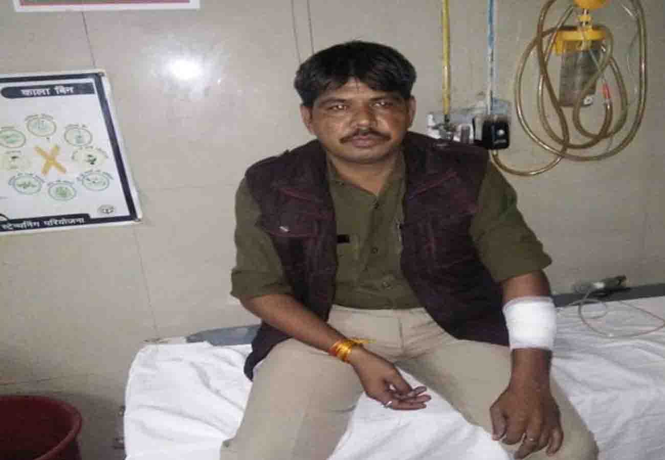 Thre encounters in Kanpur