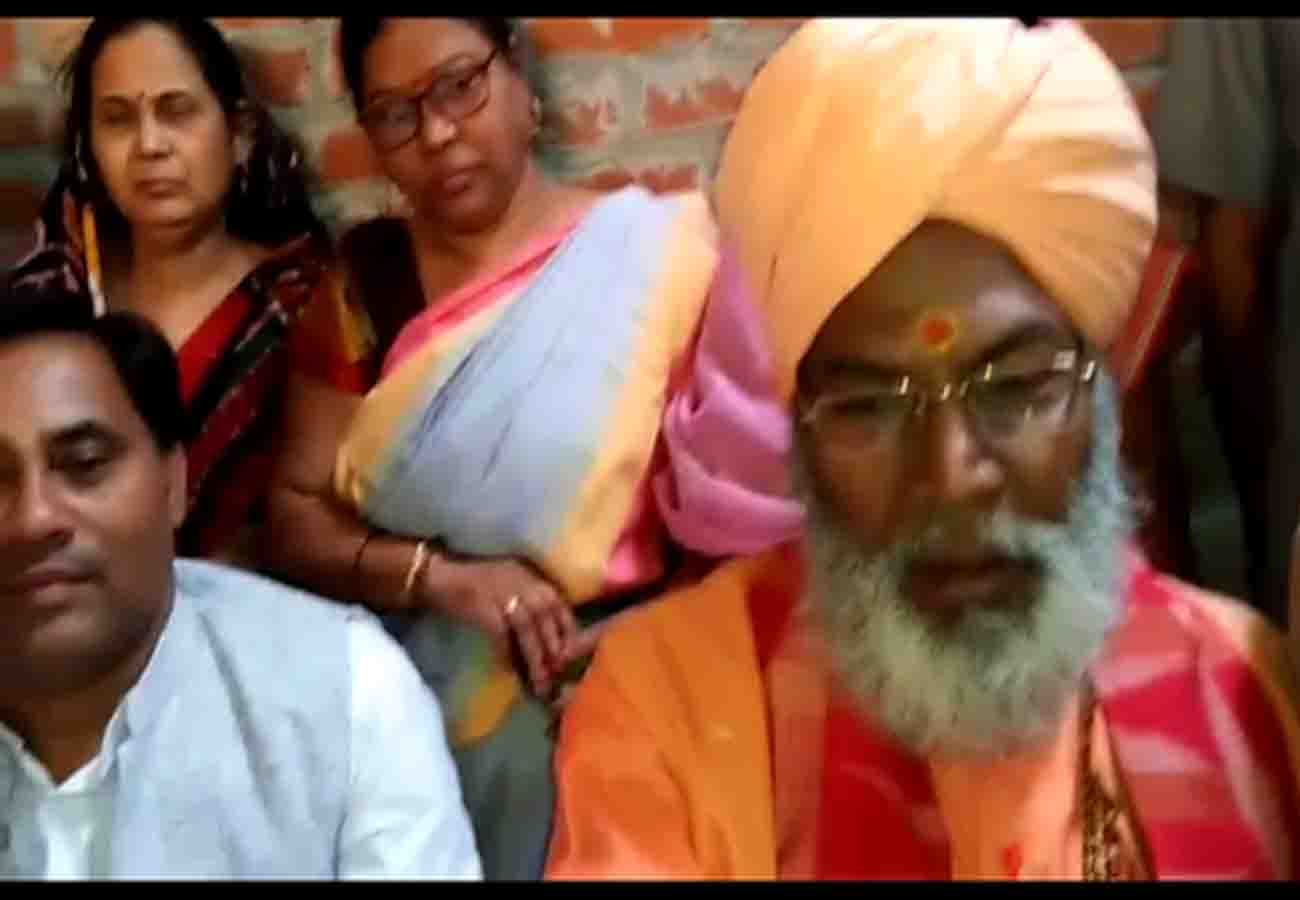 sakshi maharaj targets rahul gandhi in kannauj again