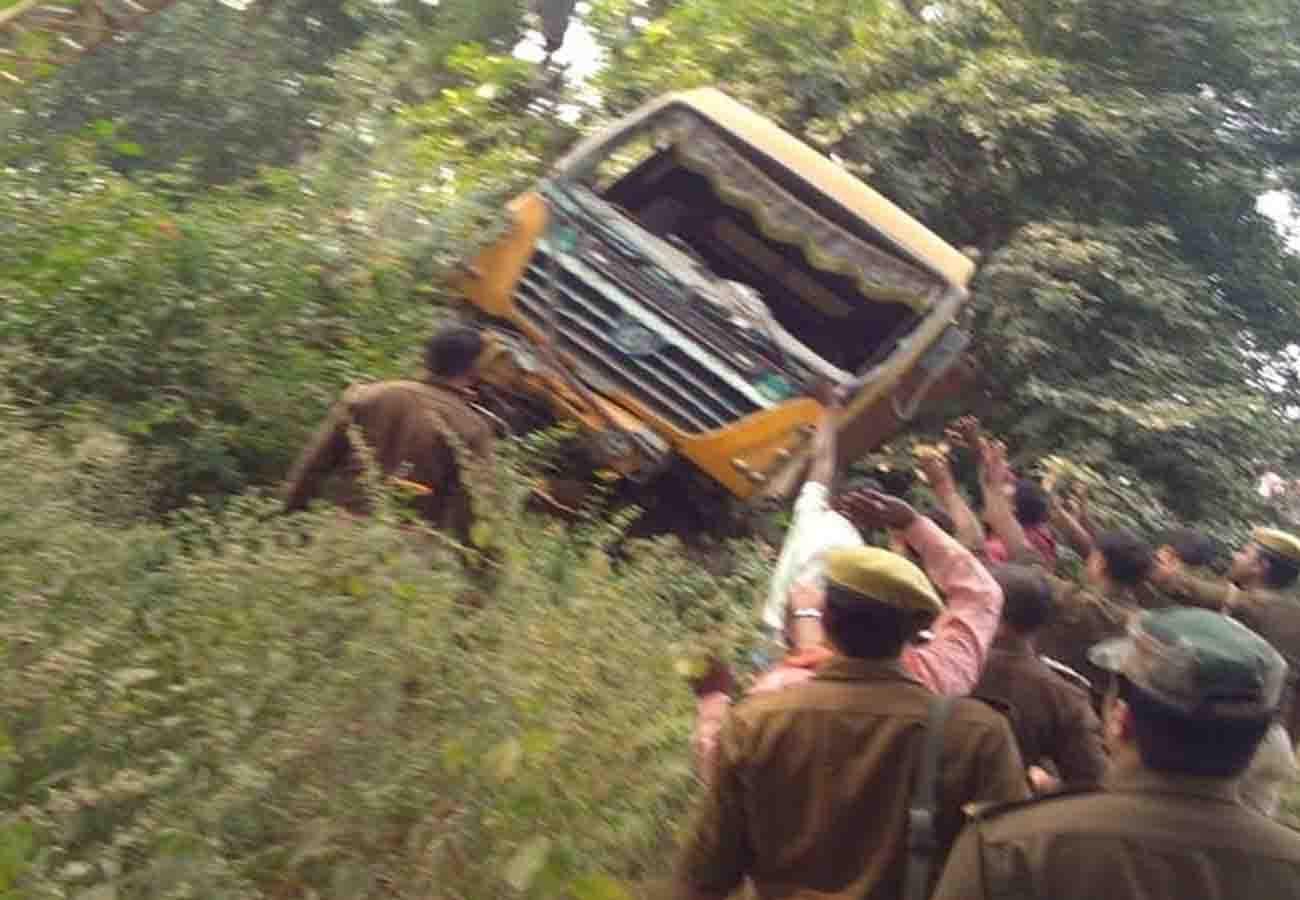 big accident in Chitrakoot three people died on the spot