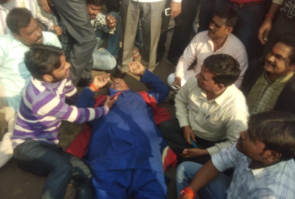 former mla dileep verma attacked tehseeldaar in bahraich.