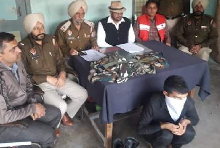 a man wearing Army uniform arrested by GRP and RPF in Punjab