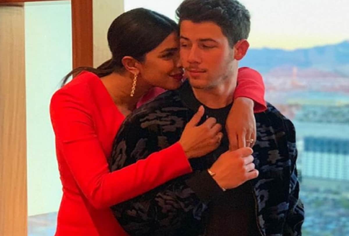 Priyanka Chopra will give two reception parties to friends