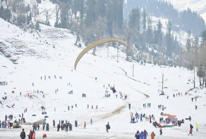 minimum temperature fall due to cold wave in himachal