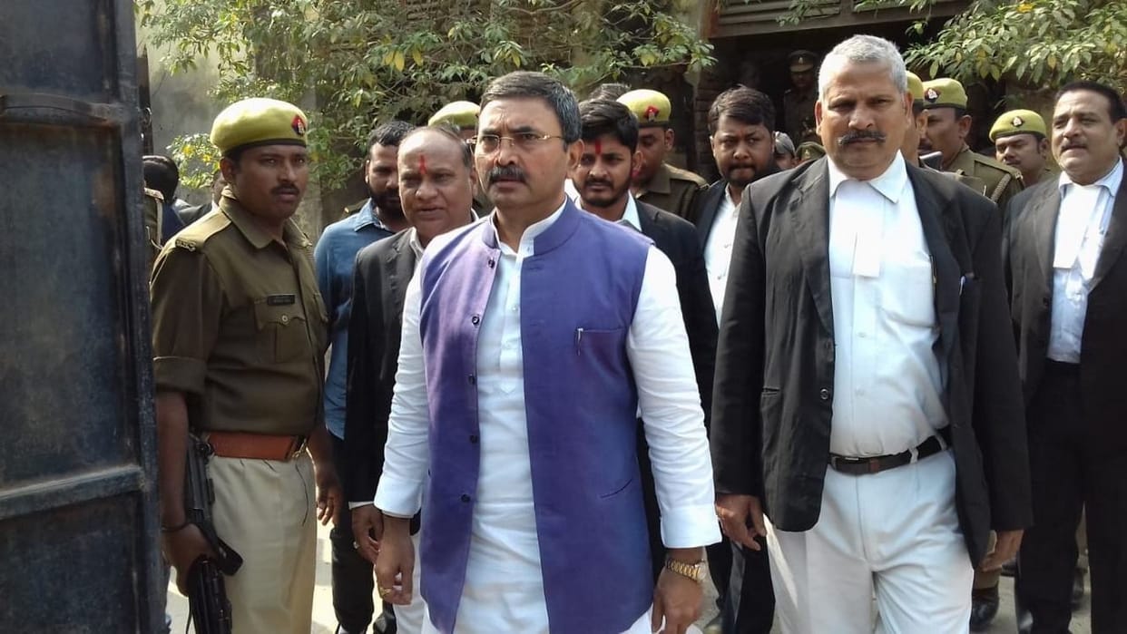 MLC brijesh singh and tribhuvan singh present in ghazipur CJM court