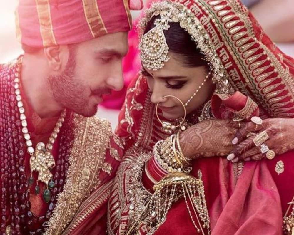 Ranveer Singh Deepika Padukone Reached Mumbai User Reaction