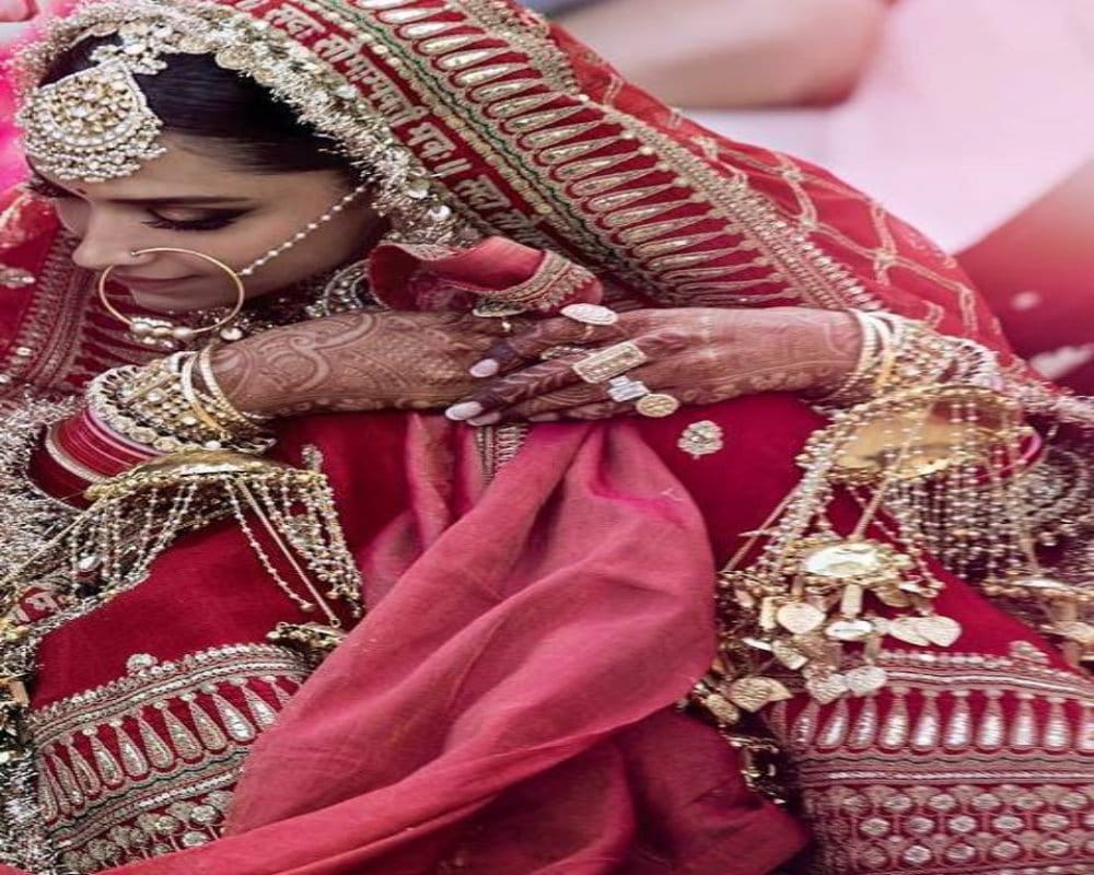 Deepika padukone Sabyasachi designed sindhi wedding lehenga cost rupees 8.95 lakh
