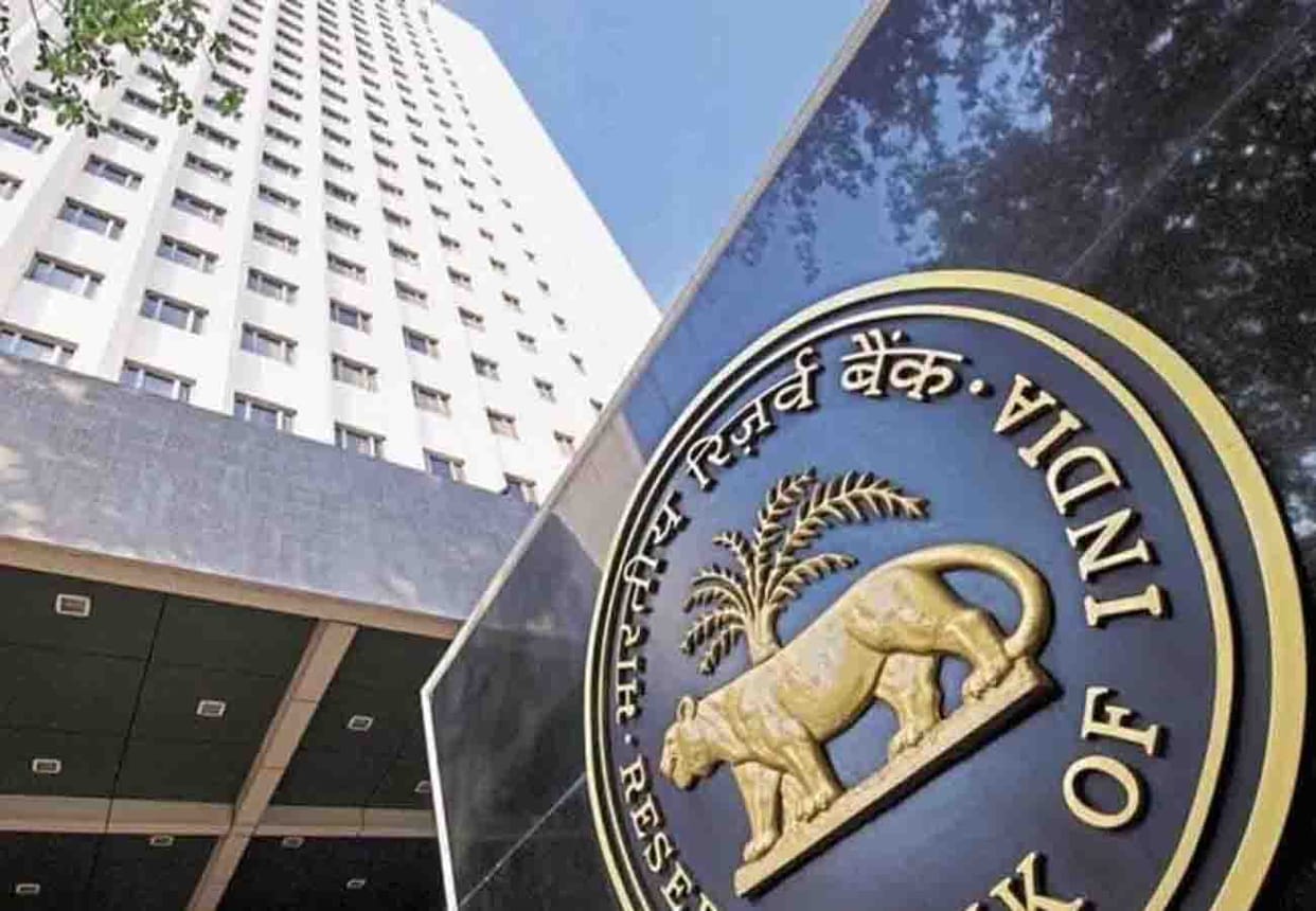 RBI canceled license of 8 non-banking companies of in Kanpur